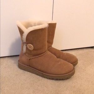 Chestnut Bailey Button Uggs